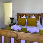 Park Crescent Lodge - Quaint Victorian Home With Free Parking