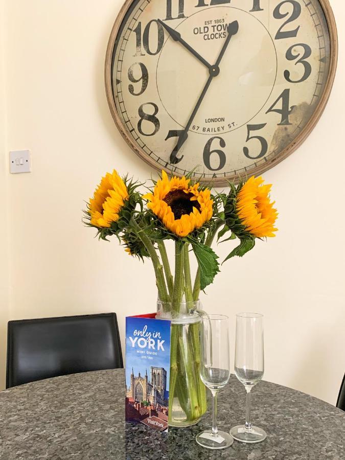 Park Crescent - Quaint Victorian With Free Parking * York