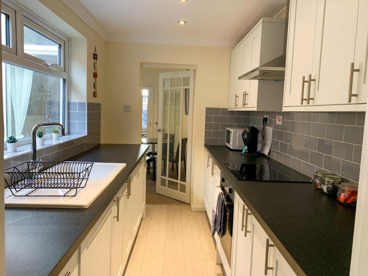 Park Crescent - Quaint Victorian With Free Parking *