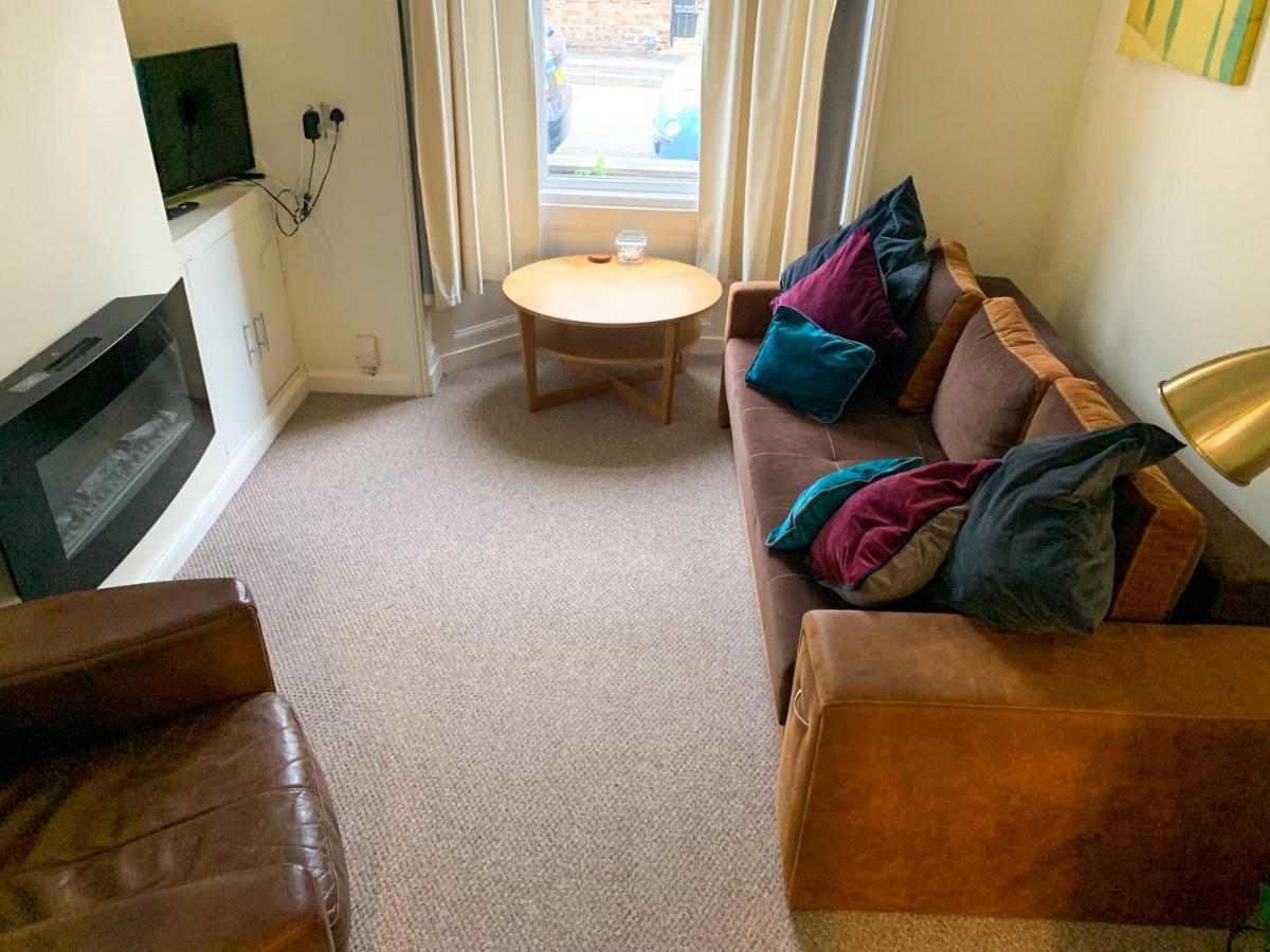 Park Crescent - Quaint Victorian With Free Parking