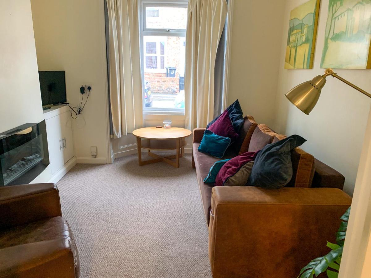 Park Crescent - Quaint Victorian With Free Parking