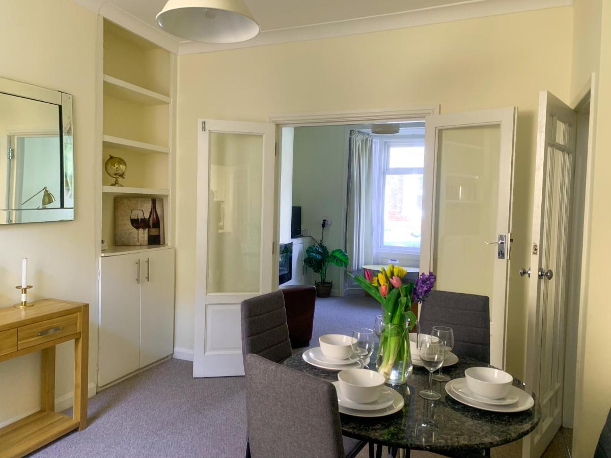 Park Crescent - Quaint Victorian With Free Parking