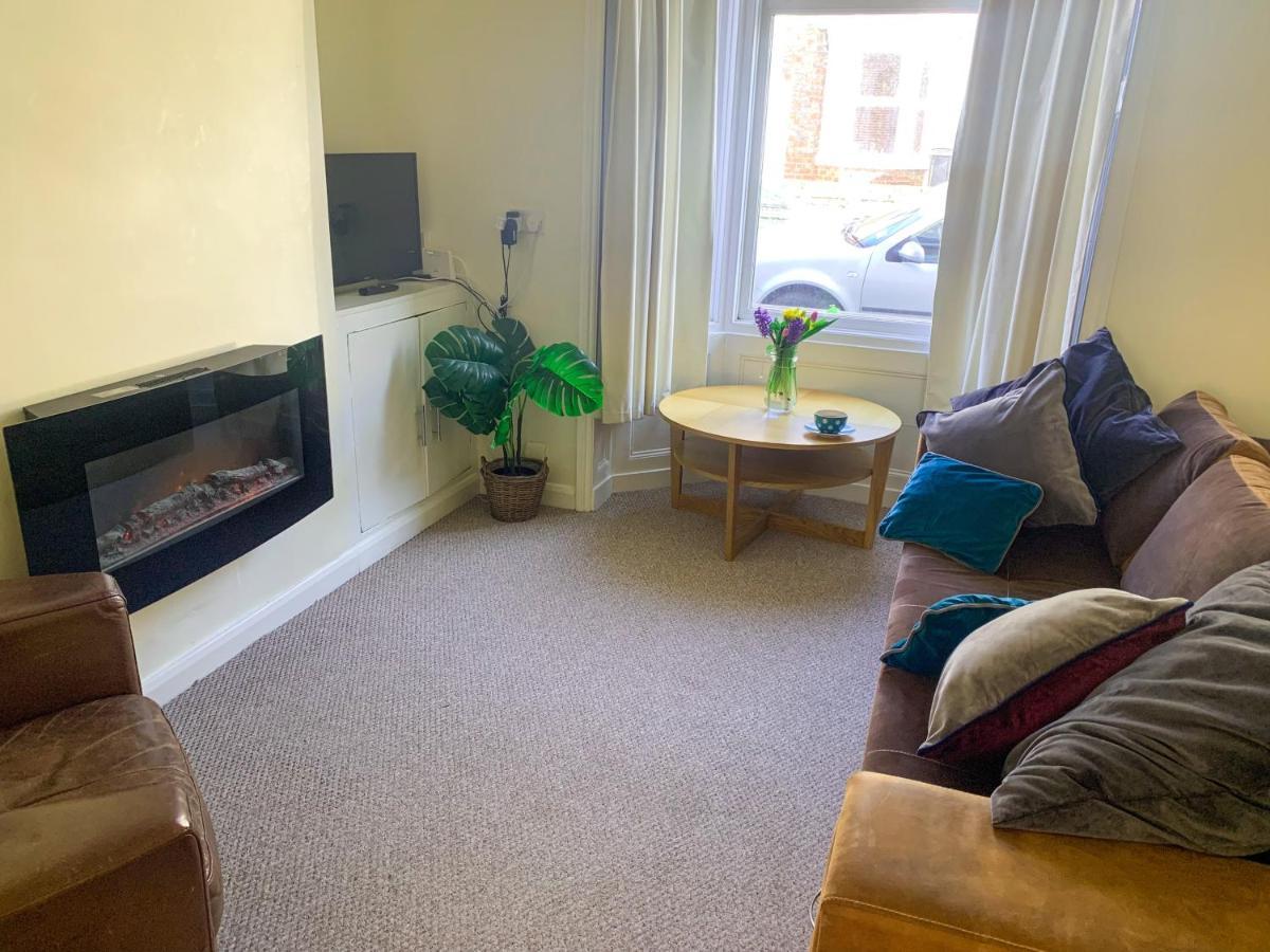 Park Crescent - Quaint Victorian With Free Parking